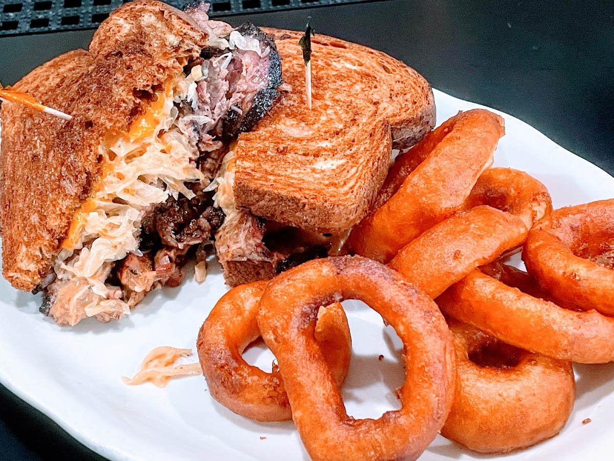 Stoneridge Pub & Grill Photos 2